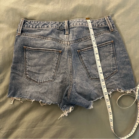 Raw hem shorts - Picture 2 of 3